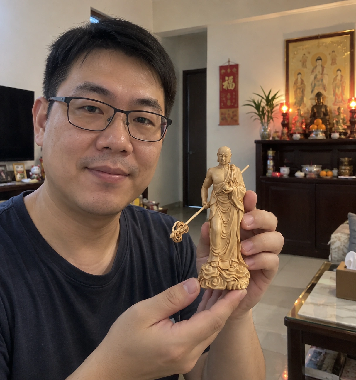 Ksitigarbha Dizang Wang Statue – Hand-Carved Boxwood, 15 cm held in a Malaysian home