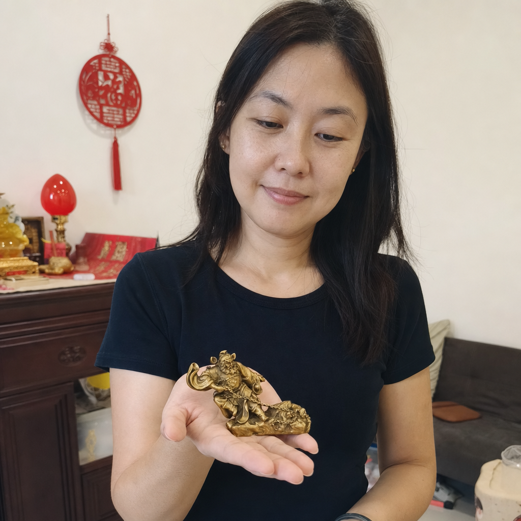 Zhong Kui Tianshi copper protection statue in a Malaysian Chinese home 7 cm