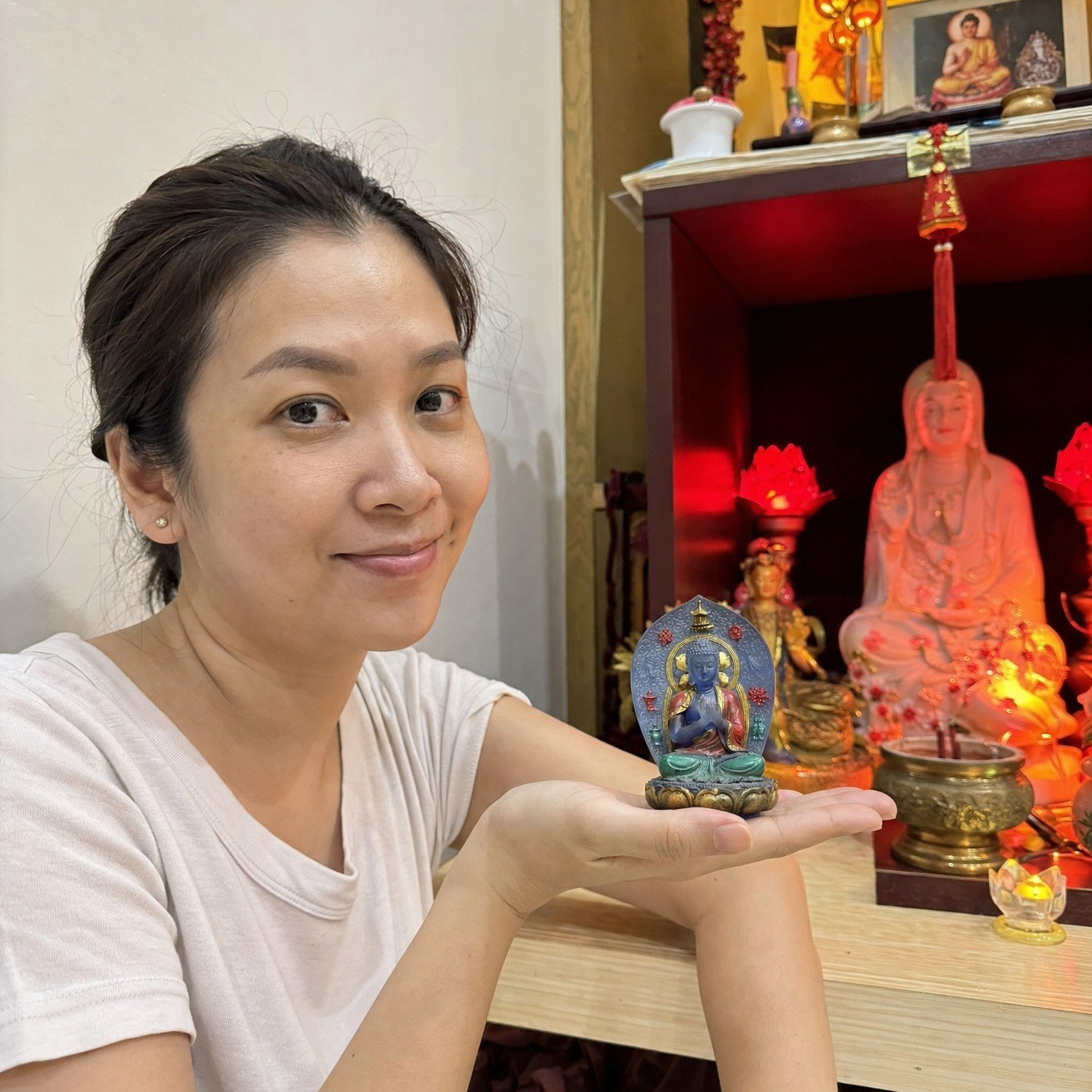 Seated Buddha with Eight Auspicious Symbols (八吉祥佛像) lifestyle image